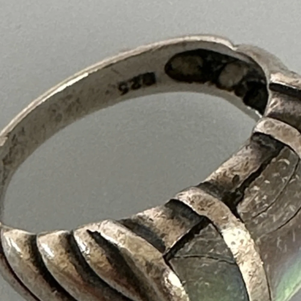 925 Sterling Silver this stunning